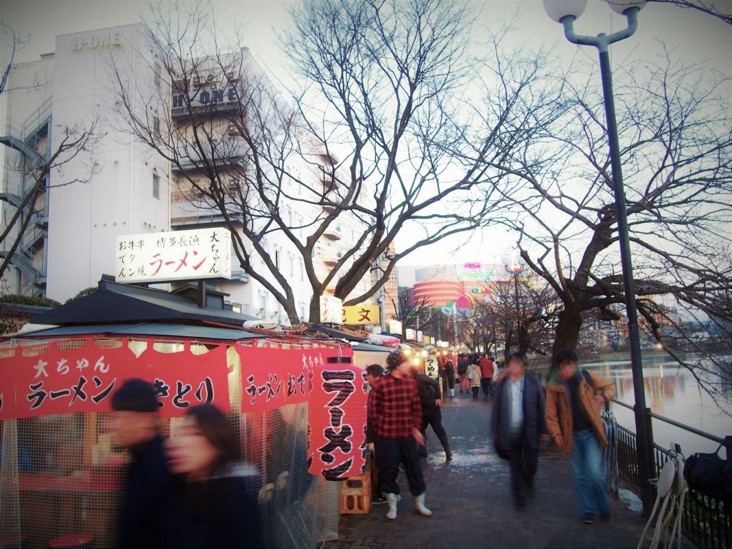 Eating at a Yatai stall in Fukuoka