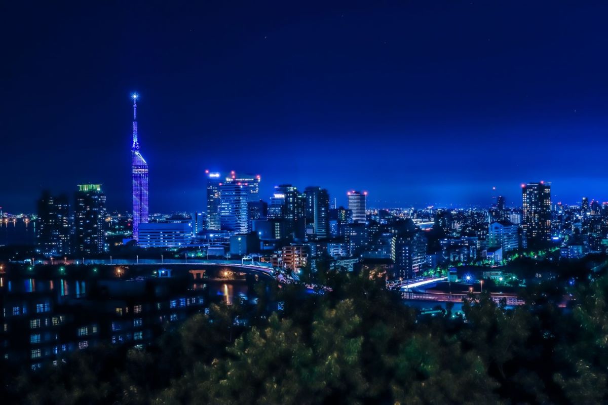 Fukuoka Tower seen from Atago Shrine